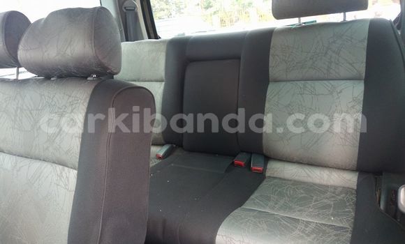 Nunua Ilio tumika Toyota Regius Nyeusi Gari ndani ya Kampala nchini Uganda Nunua Ilio tumika Toyota Regius Nyeusi Gari ndani ya Kampala nchini Uganda