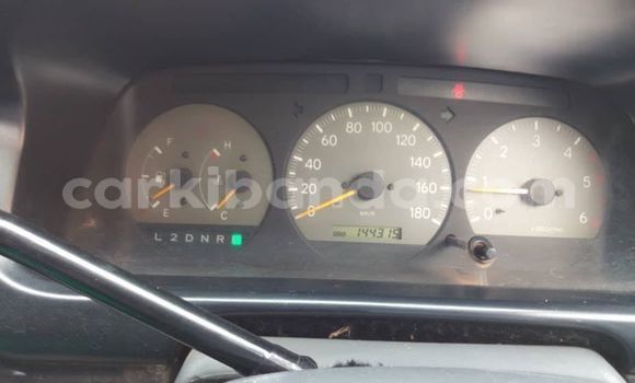 Nunua Ilio tumika Toyota Regius Nyeupe Gari ndani ya Kampala nchini Uganda Nunua Ilio tumika Toyota Regius Nyeupe Gari ndani ya Kampala nchini Uganda