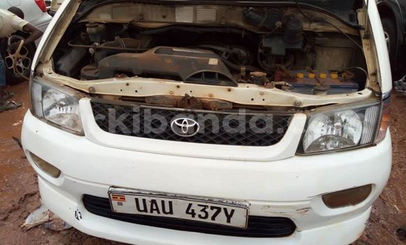 Nunua Ilio tumika Toyota Regius Nyeupe Gari ndani ya Kampala nchini Uganda Nunua Ilio tumika Toyota Regius Nyeupe Gari ndani ya Kampala nchini Uganda