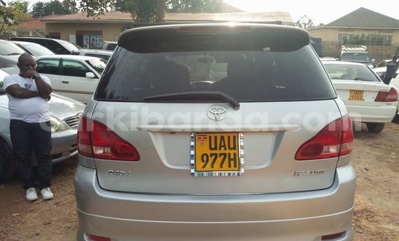 Nunua Ilio tumika Toyota Ipsum Fedha Gari ndani ya Kampala nchini Uganda Nunua Ilio tumika Toyota Ipsum Fedha Gari ndani ya Kampala nchini Uganda