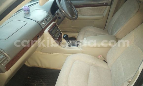 Nunua Ilio tumika Toyota Progres Fedha Gari ndani ya Kampala nchini Uganda Nunua Ilio tumika Toyota Progres Fedha Gari ndani ya Kampala nchini Uganda