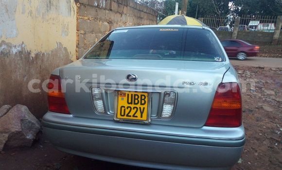 Nunua Ilio tumika Toyota Progres Fedha Gari ndani ya Kampala nchini Uganda Nunua Ilio tumika Toyota Progres Fedha Gari ndani ya Kampala nchini Uganda