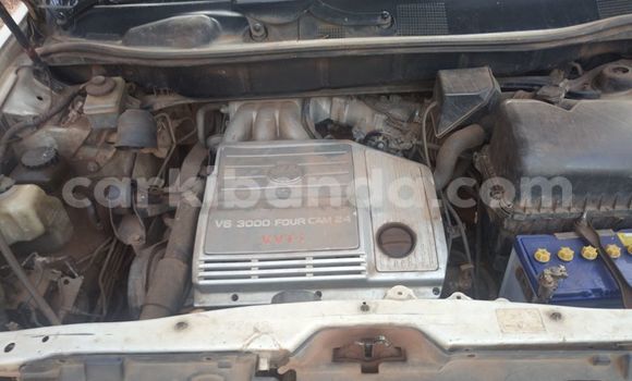 Nunua Ilio tumika Toyota Harrier Nyeupe Gari ndani ya Kampala nchini Uganda Nunua Ilio tumika Toyota Harrier Nyeupe Gari ndani ya Kampala nchini Uganda