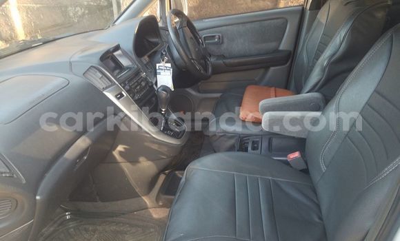 Nunua Ilio tumika Toyota Harrier Nyeupe Gari ndani ya Kampala nchini Uganda Nunua Ilio tumika Toyota Harrier Nyeupe Gari ndani ya Kampala nchini Uganda