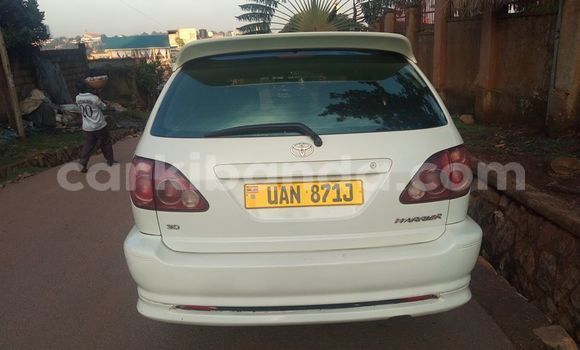 Nunua Ilio tumika Toyota Harrier Nyeupe Gari ndani ya Kampala nchini Uganda Nunua Ilio tumika Toyota Harrier Nyeupe Gari ndani ya Kampala nchini Uganda