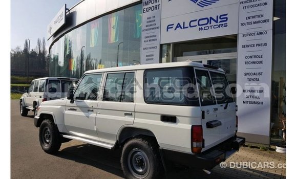 Buy Import Toyota Land Cruiser White Car in Import - Dubai in Uganda Buy Import Toyota Land Cruiser White Car in Import - Dubai in Uganda
