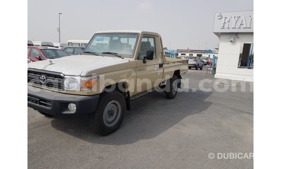 Gura Imported Toyota Land Cruiser Beige Imodoka i Import - Dubai mu Uganda Gura Imported Toyota Land Cruiser Beige Imodoka i Import - Dubai mu Uganda