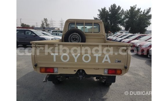 Gura Imported Toyota Land Cruiser Beige Imodoka i Import - Dubai mu Uganda Gura Imported Toyota Land Cruiser Beige Imodoka i Import - Dubai mu Uganda