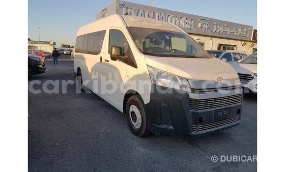 Gura Imported Toyota Hiace White Imodoka i Import - Dubai mu Uganda Gura Imported Toyota Hiace White Imodoka i Import - Dubai mu Uganda