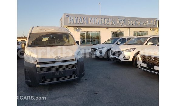 Gura Imported Toyota Hiace White Imodoka i Import - Dubai mu Uganda Gura Imported Toyota Hiace White Imodoka i Import - Dubai mu Uganda