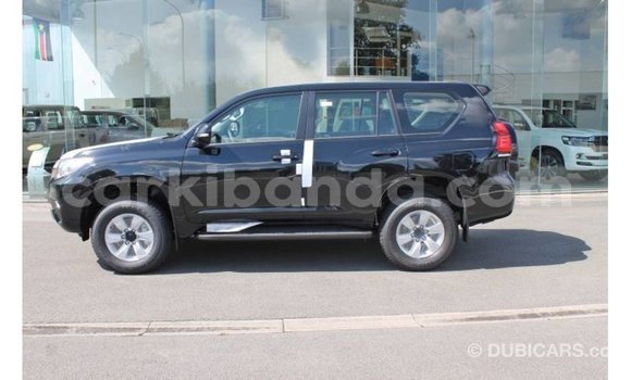 Gura Imported Toyota Hilux Black Imodoka i Import - Dubai mu Uganda Gura Imported Toyota Hilux Black Imodoka i Import - Dubai mu Uganda