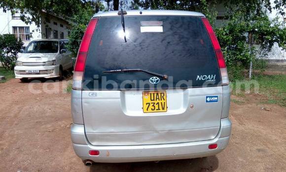 Gura Yakoze Toyota Noah Silver Imodoka i Kampala mu Uganda Gura Yakoze Toyota Noah Silver Imodoka i Kampala mu Uganda