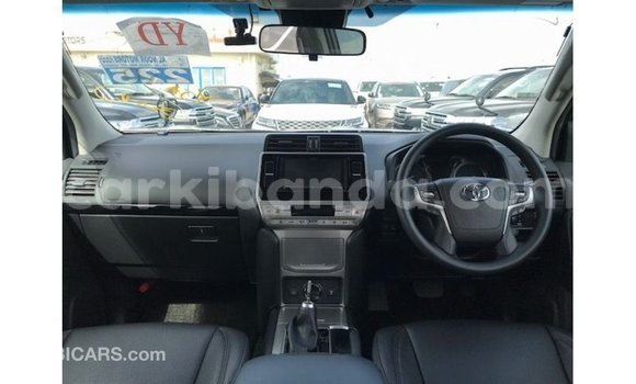 Nunua Imported Toyota Prado Nyeusi Gari ndani ya Import - Dubai nchini Uganda Nunua Imported Toyota Prado Nyeusi Gari ndani ya Import - Dubai nchini Uganda