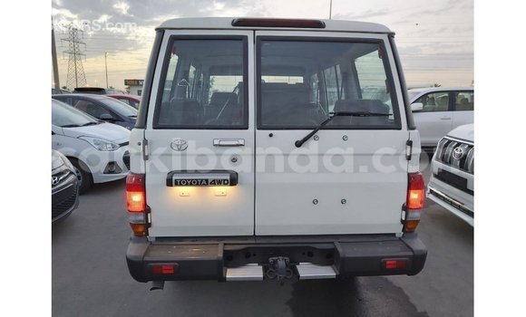 Buy Import Toyota Land Cruiser White Car in Import - Dubai in Uganda Buy Import Toyota Land Cruiser White Car in Import - Dubai in Uganda