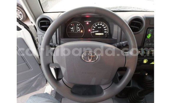 Buy Import Toyota Land Cruiser White Car in Import - Dubai in Uganda Buy Import Toyota Land Cruiser White Car in Import - Dubai in Uganda