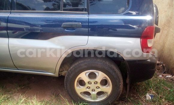 Nunua Ilio tumika Mitsubishi Pajero Bluu Gari ndani ya Kampala nchini Uganda Nunua Ilio tumika Mitsubishi Pajero Bluu Gari ndani ya Kampala nchini Uganda