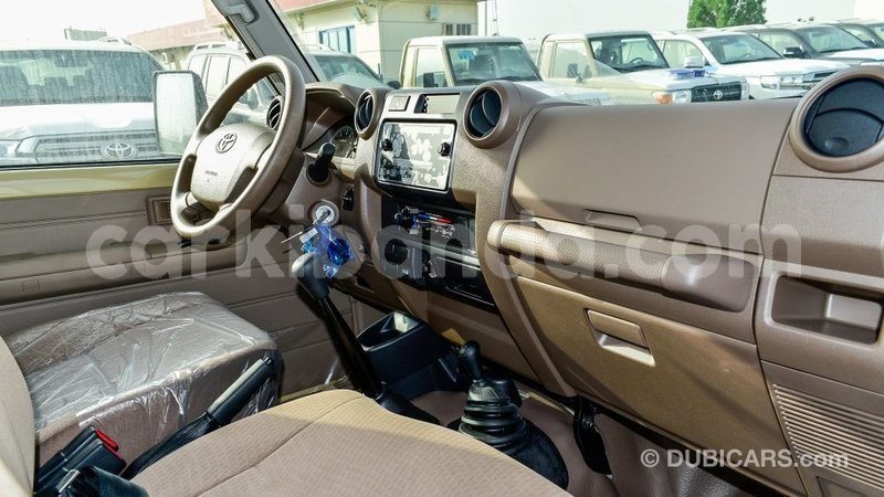 Big with watermark toyota land cruiser uganda import dubai 9740
