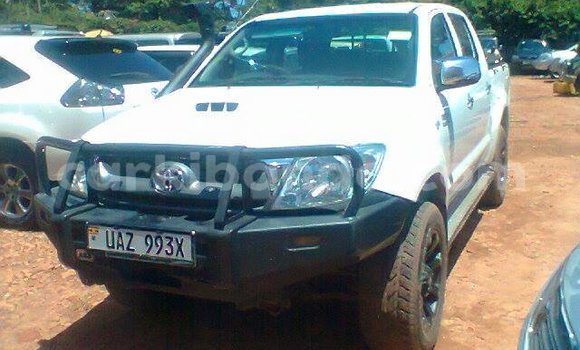 Buy Used Toyota Hilux White Car in Kampala in Uganda Buy Used Toyota Hilux White Car in Kampala in Uganda