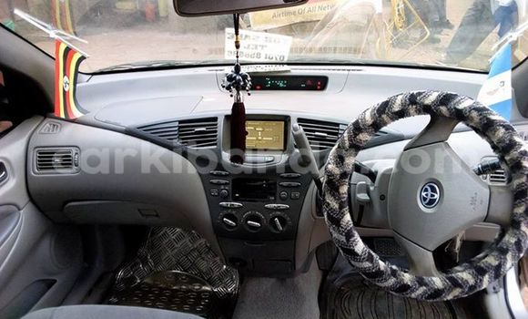 Acheter Occasion Voiture Toyota Prius Gris à Kampala, Ouganda Acheter Occasion Voiture Toyota Prius Gris à Kampala, Ouganda