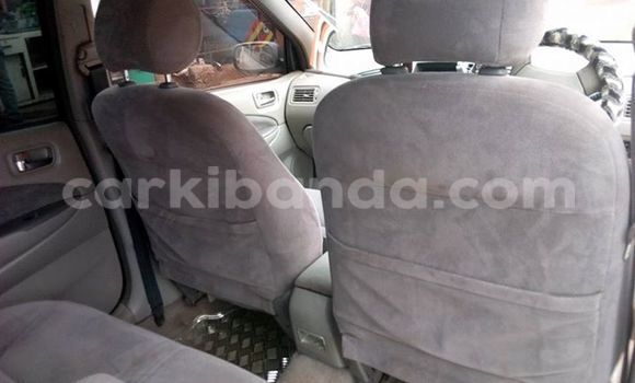 Acheter Occasion Voiture Toyota Prius Gris à Kampala, Ouganda Acheter Occasion Voiture Toyota Prius Gris à Kampala, Ouganda