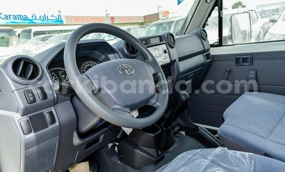 Buy Import Toyota Land Cruiser White Car in Import - Dubai in Uganda Buy Import Toyota Land Cruiser White Car in Import - Dubai in Uganda