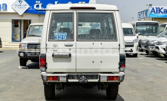 Buy Import Toyota Land Cruiser White Car in Import - Dubai in Uganda Buy Import Toyota Land Cruiser White Car in Import - Dubai in Uganda