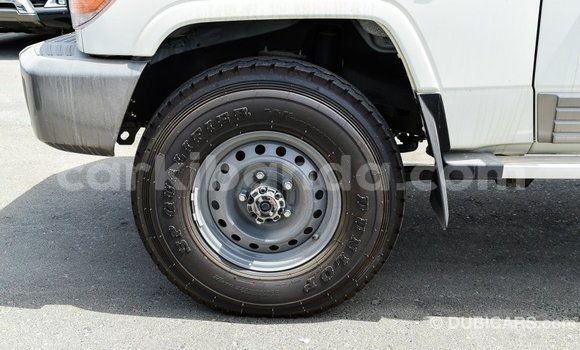 Buy Import Toyota Land Cruiser White Car in Import - Dubai in Uganda Buy Import Toyota Land Cruiser White Car in Import - Dubai in Uganda