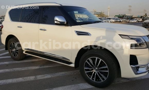 Gura Imported Nissan Patrol White Imodoka i Import - Dubai mu Uganda Gura Imported Nissan Patrol White Imodoka i Import - Dubai mu Uganda