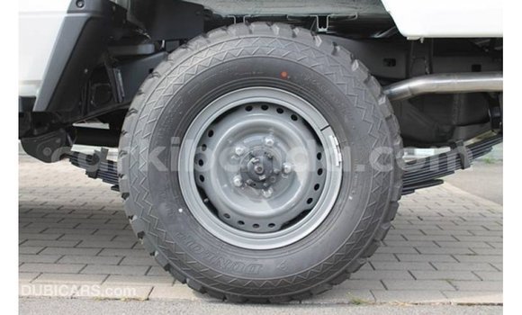 Buy Import Toyota Land Cruiser White Car in Import - Dubai in Uganda Buy Import Toyota Land Cruiser White Car in Import - Dubai in Uganda