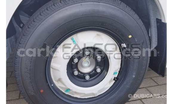 Gura Imported Toyota Hiace White Imodoka i Import - Dubai mu Uganda Gura Imported Toyota Hiace White Imodoka i Import - Dubai mu Uganda