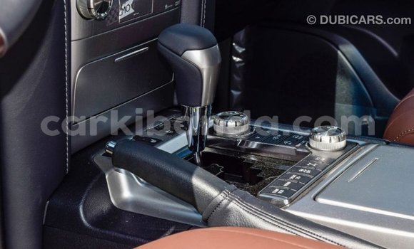 Acheter Import Voiture Toyota Land Cruiser Noir à Import - Dubai, Ouganda Acheter Import Voiture Toyota Land Cruiser Noir à Import - Dubai, Ouganda