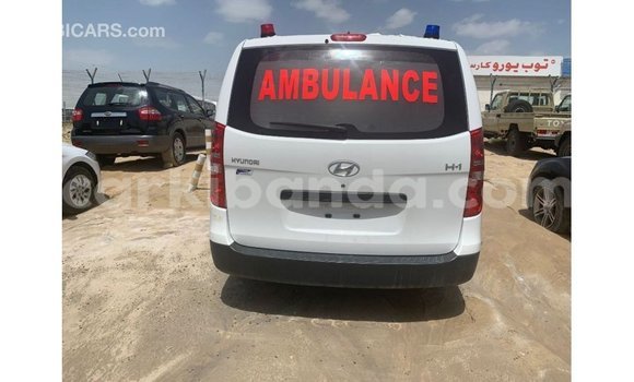 Gura Imported Hyundai Accent White Imodoka i Import - Dubai mu Uganda Gura Imported Hyundai Accent White Imodoka i Import - Dubai mu Uganda