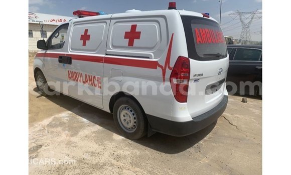 Gura Imported Hyundai Accent White Imodoka i Import - Dubai mu Uganda Gura Imported Hyundai Accent White Imodoka i Import - Dubai mu Uganda