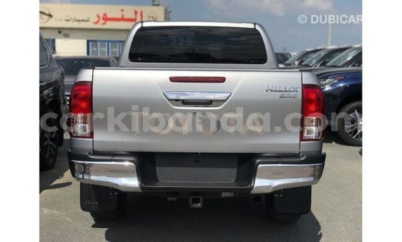 Nunua Imported Toyota Hilux Nyingine Gari ndani ya Import - Dubai nchini Uganda Nunua Imported Toyota Hilux Nyingine Gari ndani ya Import - Dubai nchini Uganda