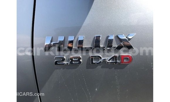 Nunua Imported Toyota Hilux Nyingine Gari ndani ya Import - Dubai nchini Uganda Nunua Imported Toyota Hilux Nyingine Gari ndani ya Import - Dubai nchini Uganda