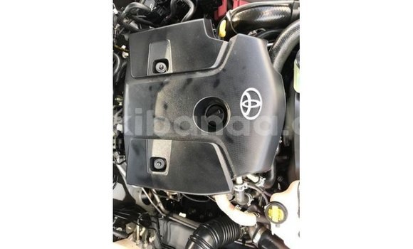 Nunua Imported Toyota Hilux Nyingine Gari ndani ya Import - Dubai nchini Uganda Nunua Imported Toyota Hilux Nyingine Gari ndani ya Import - Dubai nchini Uganda