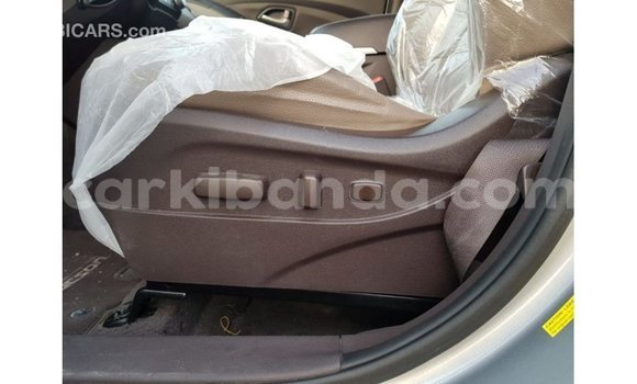 Nunua Imported Hyundai Tucson Nyingine Gari ndani ya Import - Dubai nchini Uganda Nunua Imported Hyundai Tucson Nyingine Gari ndani ya Import - Dubai nchini Uganda