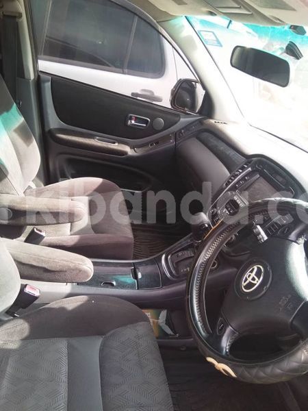Big with watermark toyota kluger uganda kampala 9809