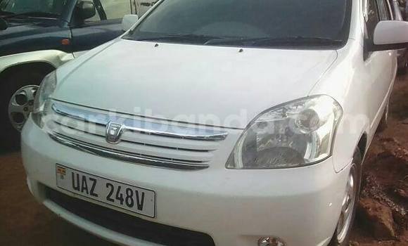 Gura Yakoze Toyota Raum White Imodoka i Kampala mu Uganda Gura Yakoze Toyota Raum White Imodoka i Kampala mu Uganda