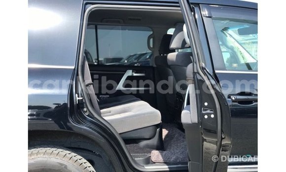 Gura Imported Toyota Land Cruiser Black Imodoka i Import - Dubai mu Uganda Gura Imported Toyota Land Cruiser Black Imodoka i Import - Dubai mu Uganda