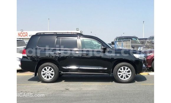 Gura Imported Toyota Land Cruiser Black Imodoka i Import - Dubai mu Uganda Gura Imported Toyota Land Cruiser Black Imodoka i Import - Dubai mu Uganda
