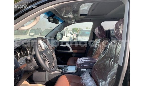 Gura Imported Toyota Land Cruiser Black Imodoka i Import - Dubai mu Uganda Gura Imported Toyota Land Cruiser Black Imodoka i Import - Dubai mu Uganda