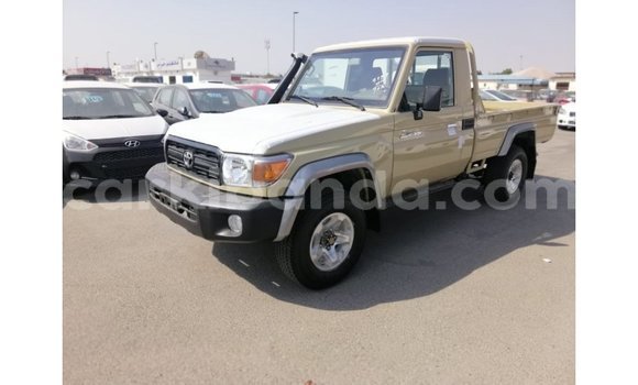 Gura Imported Toyota Land Cruiser Beige Imodoka i Import - Dubai mu Uganda Gura Imported Toyota Land Cruiser Beige Imodoka i Import - Dubai mu Uganda
