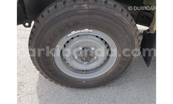 Gura Imported Toyota Land Cruiser Beige Imodoka i Import - Dubai mu Uganda Gura Imported Toyota Land Cruiser Beige Imodoka i Import - Dubai mu Uganda