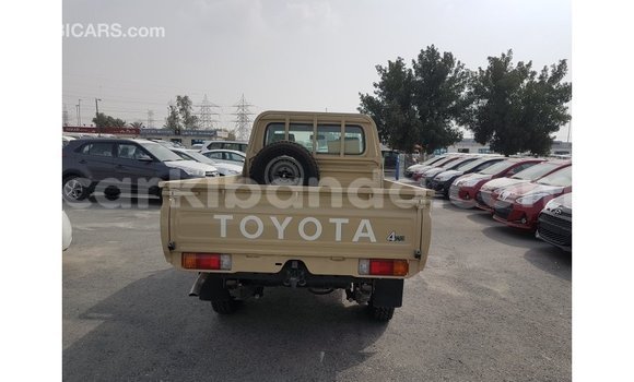 Gura Imported Toyota Land Cruiser Beige Imodoka i Import - Dubai mu Uganda Gura Imported Toyota Land Cruiser Beige Imodoka i Import - Dubai mu Uganda