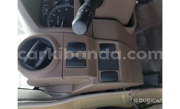 Gura Imported Toyota Land Cruiser Beige Imodoka i Import - Dubai mu Uganda Gura Imported Toyota Land Cruiser Beige Imodoka i Import - Dubai mu Uganda