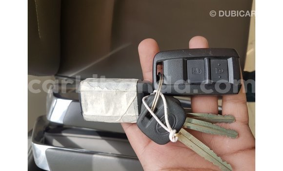 Gura Imported Toyota Land Cruiser Beige Imodoka i Import - Dubai mu Uganda Gura Imported Toyota Land Cruiser Beige Imodoka i Import - Dubai mu Uganda