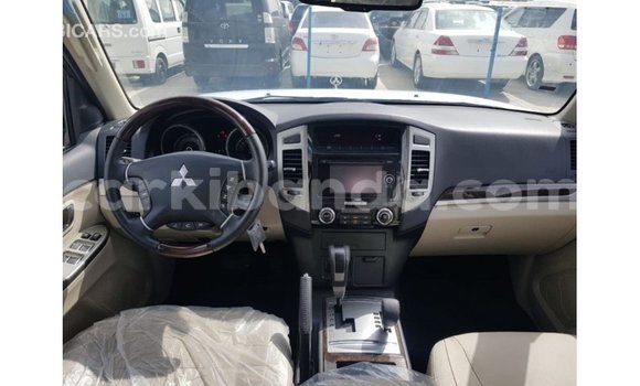 Nunua Imported Mitsubishi Pajero Nyekundu Gari ndani ya Import - Dubai nchini Uganda Nunua Imported Mitsubishi Pajero Nyekundu Gari ndani ya Import - Dubai nchini Uganda