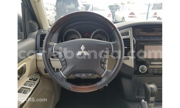 Nunua Imported Mitsubishi Pajero Nyekundu Gari ndani ya Import - Dubai nchini Uganda Nunua Imported Mitsubishi Pajero Nyekundu Gari ndani ya Import - Dubai nchini Uganda