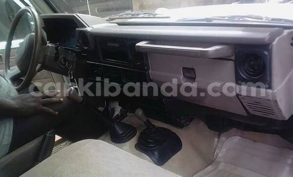 Gura Yakoze Toyota Land Cruiser White Imodoka i Kampala mu Uganda Gura Yakoze Toyota Land Cruiser White Imodoka i Kampala mu Uganda